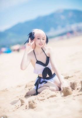 老师穿黑色双开真丝旗袍如何穿-看片免费日韩成人在线